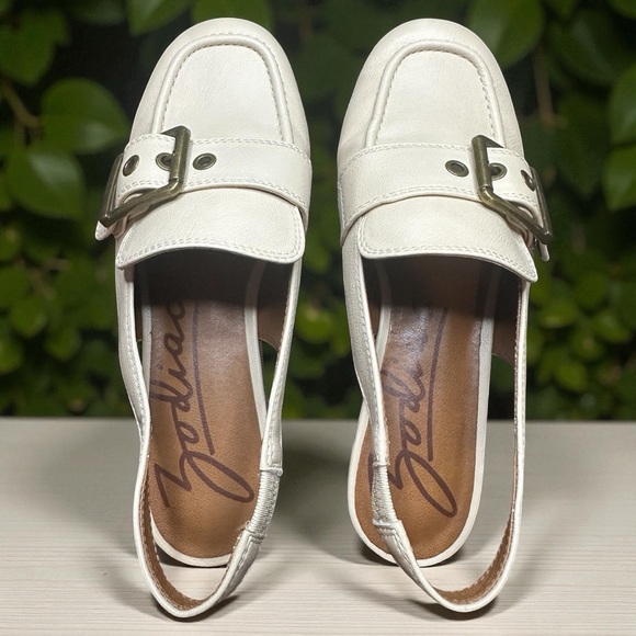 Zodiac Eve Slingback Flats - Picture 3 of 10